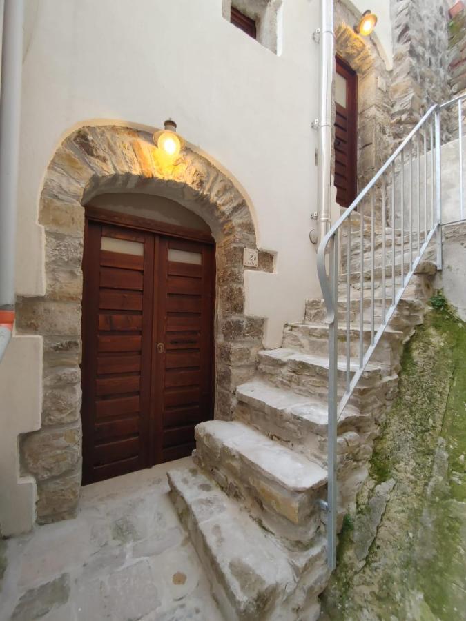 Borgo Sciugolo Bed and Breakfast Baselice Exteriör bild