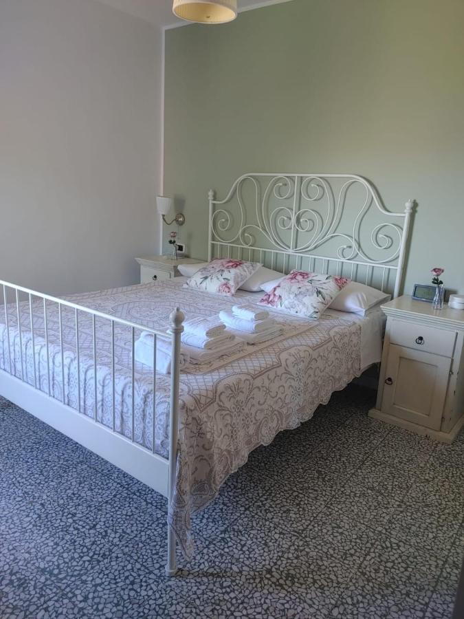 Borgo Sciugolo Bed and Breakfast Baselice Exteriör bild
